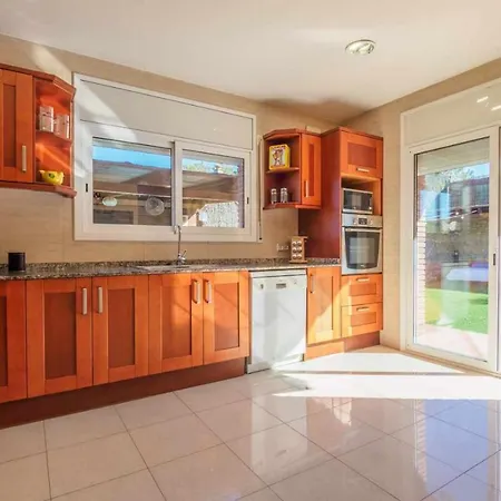 Mas Mestre Con Capacidad De 6 A 8 Huespedes Cerca De Sitges Holiday home Olivella